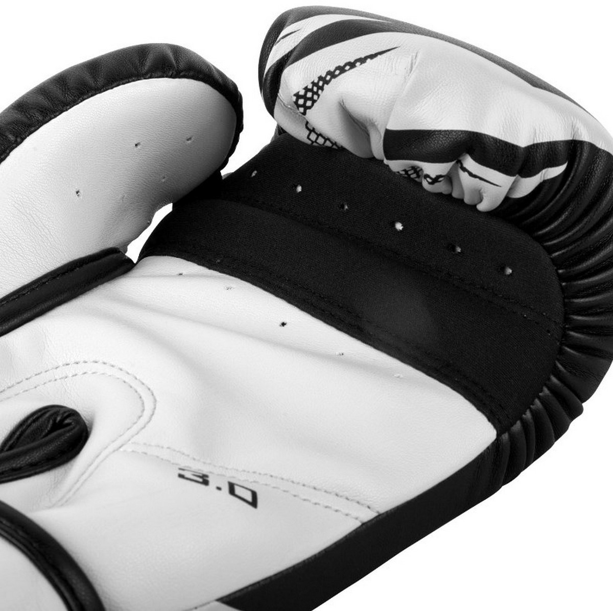 Перчатки Venum Challenger 3.0 03525-108-8oz черный\белый 1200_1197